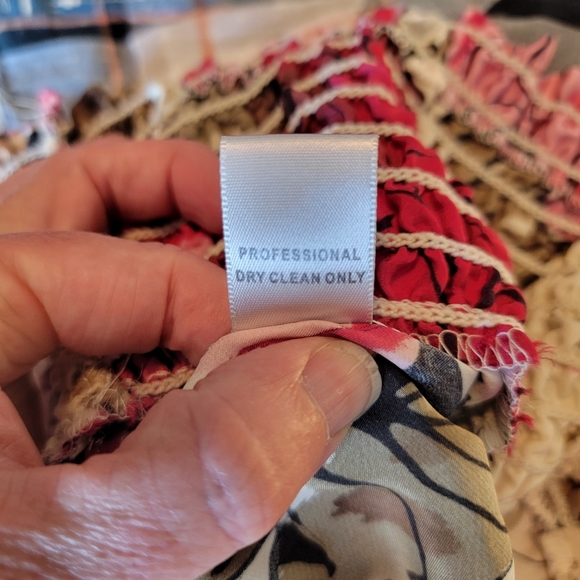 Cache 100% silk vintage sleeveless halter top. Pink, rose, white, tan. M - Picture 6 of 8